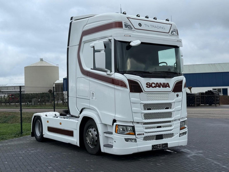 Scania S450 VOLLUCHT, SMART 2 TACHO, 2X TANK, RETARDER, VOL SPOILER, PARK COOL. - Vilkikas: foto 1 Scania S450 VOLLUCHT, SMART 2 TACHO, 2X TANK, RETARDER, VOL SPOILER, PARK COOL. - Vilkikas: foto 1