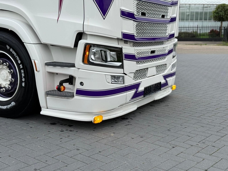Scania S580 V8 NGS VOLLUCHT, SHOW, LEATHER, RETARDER, LOW MILEAGE, WB 315. - Vilkikas: foto 5 Scania S580 V8 NGS VOLLUCHT, SHOW, LEATHER, RETARDER, LOW MILEAGE, WB 315. - Vilkikas: foto 5