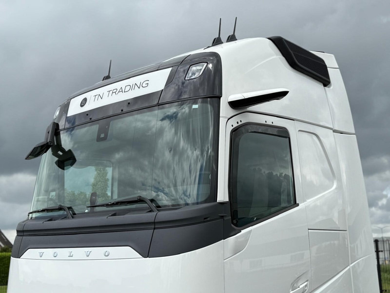 Volvo FH 13.460XL NEW, FULL AIR, ALCOA, HYDRAULIC, XL, FULL. - Vilkikas: foto 4 Volvo FH 13.460XL NEW, FULL AIR, ALCOA, HYDRAULIC, XL, FULL. - Vilkikas: foto 4