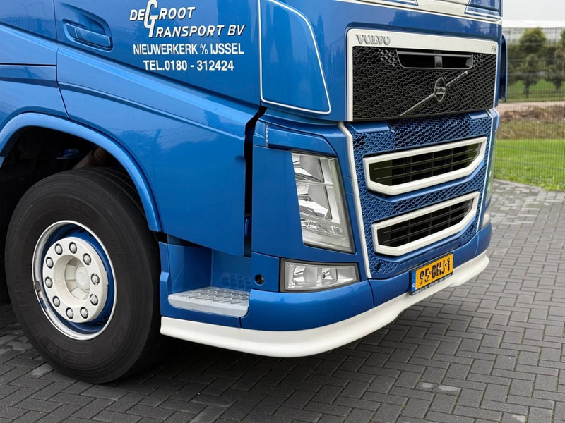 Volvo FH 540 CONTAINER TRANSPORT, KIEP SYSTEEM, LEATHER SEATS, TOP. - Konteineris-vežimus/ Sukeisti kūną sunkvežimis: foto 4 Volvo FH 540 CONTAINER TRANSPORT, KIEP SYSTEEM, LEATHER SEATS, TOP. - Konteineris-vežimus/ Sukeisti kūną sunkvežimis: foto 4