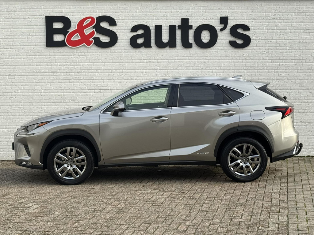 Lexus NX-300h AWD Luxury Line Trekhaak DAB Camera Navigatie Led Lane assist - Visureigis: foto 5 Lexus NX-300h AWD Luxury Line Trekhaak DAB Camera Navigatie Led Lane assist - Visureigis: foto 5
