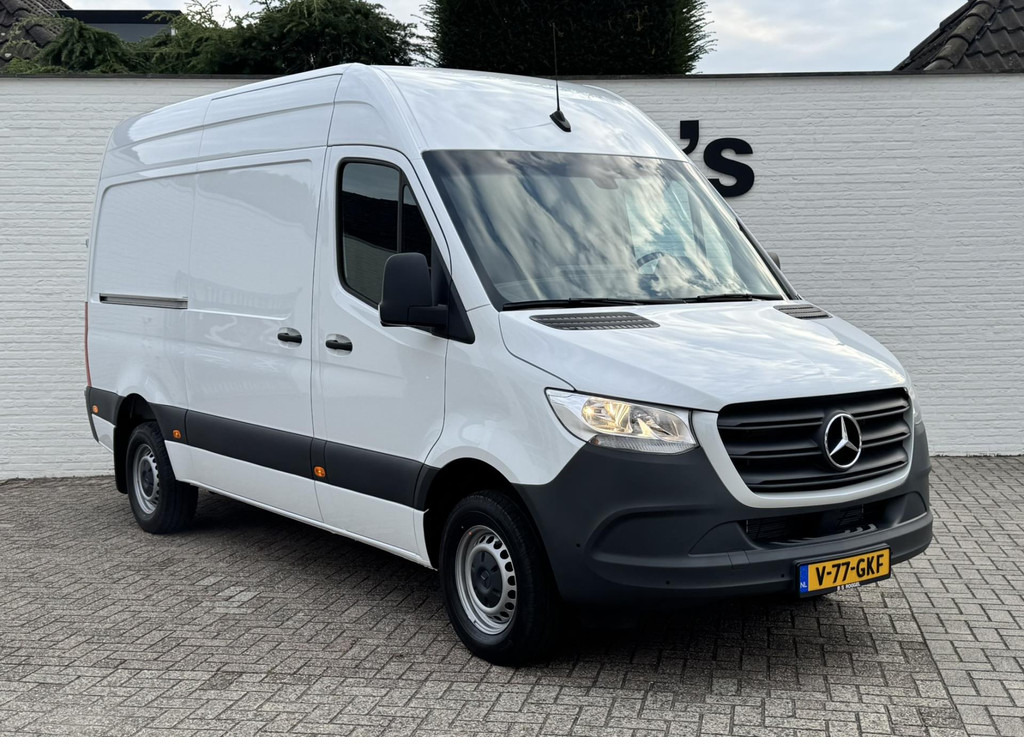 Mercedes-Benz Sprinter-317 1.9 CDI L2 9G laadruimte bekleed Leder Camera Clima M-bux media systeem DAB - Krovininis mikroautobusas: foto 5 Mercedes-Benz Sprinter-317 1.9 CDI L2 9G laadruimte bekleed Leder Camera Clima M-bux media systeem DAB - Krovininis mikroautobusas: foto 5