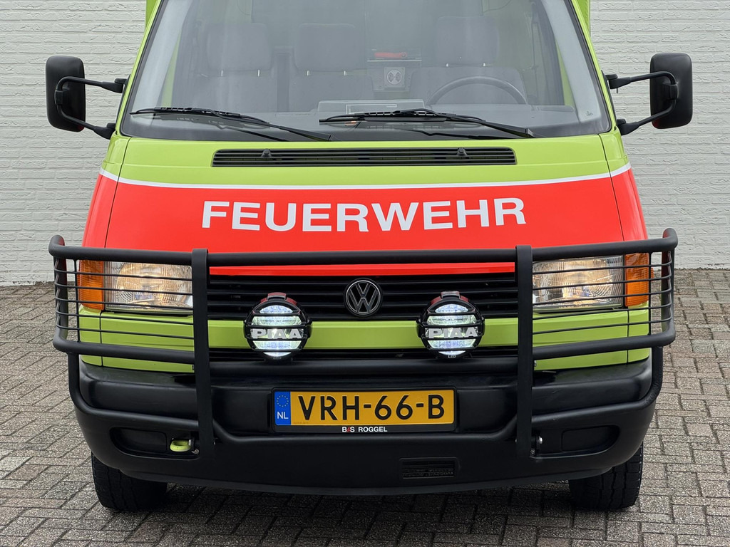 Volkswagen Transporter-2.5 5-cilinder benzine 4x4 syncro ex Zwitserse brandweer Trekhaak Verstralers Laadruimte ventilatie - Tentinis mikroautobusas: foto 4 Volkswagen Transporter-2.5 5-cilinder benzine 4x4 syncro ex Zwitserse brandweer Trekhaak Verstralers Laadruimte ventilatie - Tentinis mikroautobusas: foto 4