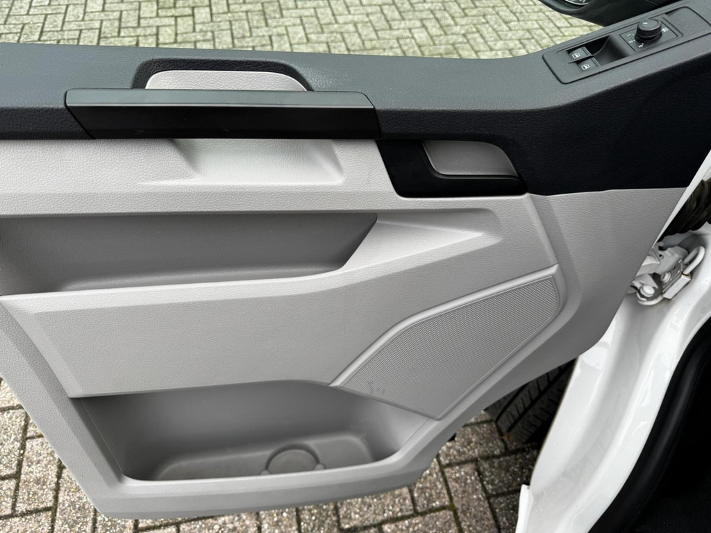 Volkswagen Transporter Kombi-T6 2.0 TDI 9 persoons Cruise control Airco Verwarmbare buitenspiegels - Keleivinis furgonas: foto 5 Volkswagen Transporter Kombi-T6 2.0 TDI 9 persoons Cruise control Airco Verwarmbare buitenspiegels - Keleivinis furgonas: foto 5