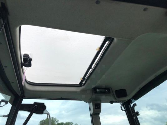 Claas AXOS 320 CX tracteur + chargeur Mailleux MX T408 - Traktorius: foto 5 Claas AXOS 320 CX tracteur + chargeur Mailleux MX T408 - Traktorius: foto 5