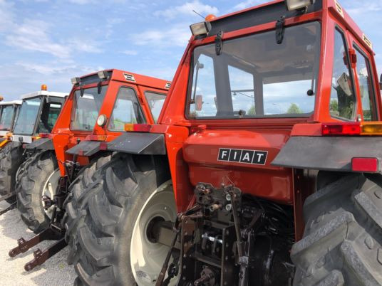 Fiat 880 DT tracteur - Traktorius: foto 4 Fiat 880 DT tracteur - Traktorius: foto 4