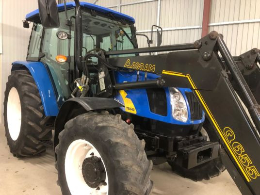 New Holland T5040 TRACTEUR + CHARGEUR - Traktorius: foto 3 New Holland T5040 TRACTEUR + CHARGEUR - Traktorius: foto 3