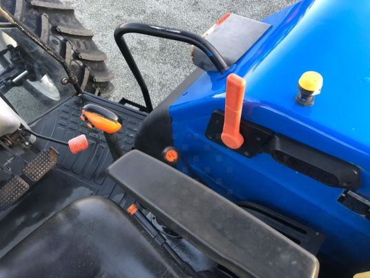 New Holland TL100A tracteur - Traktorius: foto 3 New Holland TL100A tracteur - Traktorius: foto 3