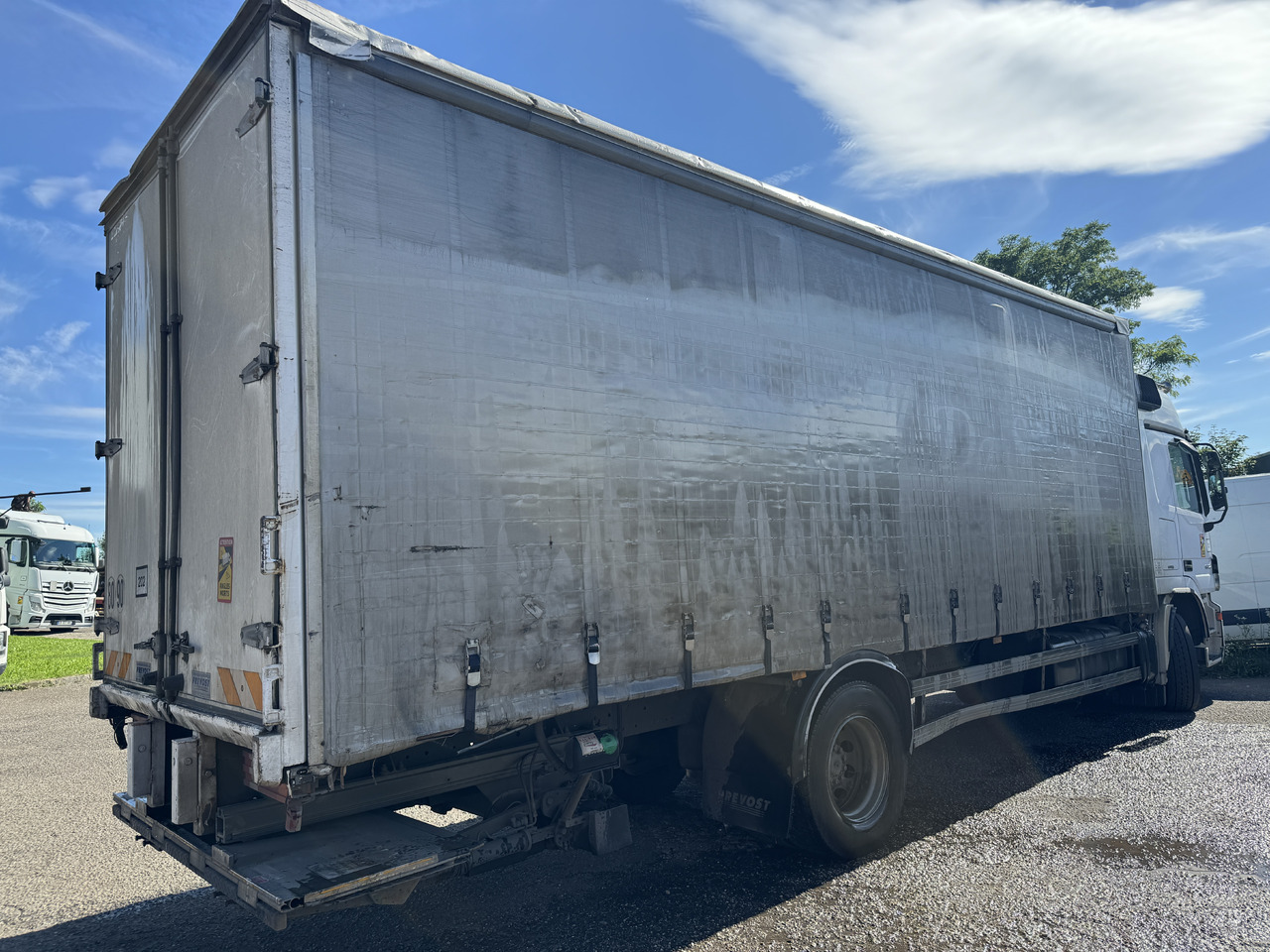 MERCEDES-BENZ ACTROS - Tentinis sunkvežimis: foto 4 MERCEDES-BENZ ACTROS - Tentinis sunkvežimis: foto 4