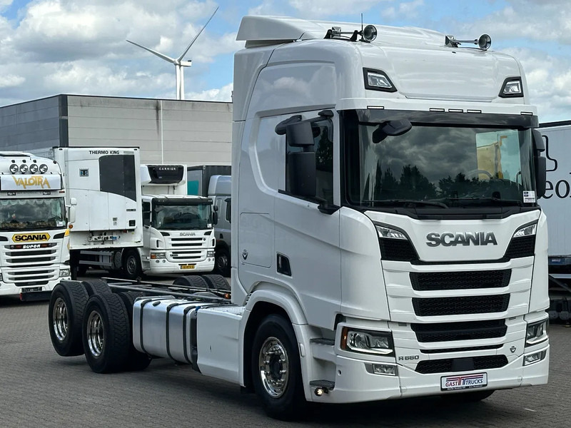 Scania R660 V8 6x4 Chassis with Lift-Axle / Retarder / 445 Tkm / Wb 4.75 / Full Air! - Važiuoklės sunkvežimis: foto 2 Scania R660 V8 6x4 Chassis with Lift-Axle / Retarder / 445 Tkm / Wb 4.75 / Full Air! - Važiuoklės sunkvežimis: foto 2