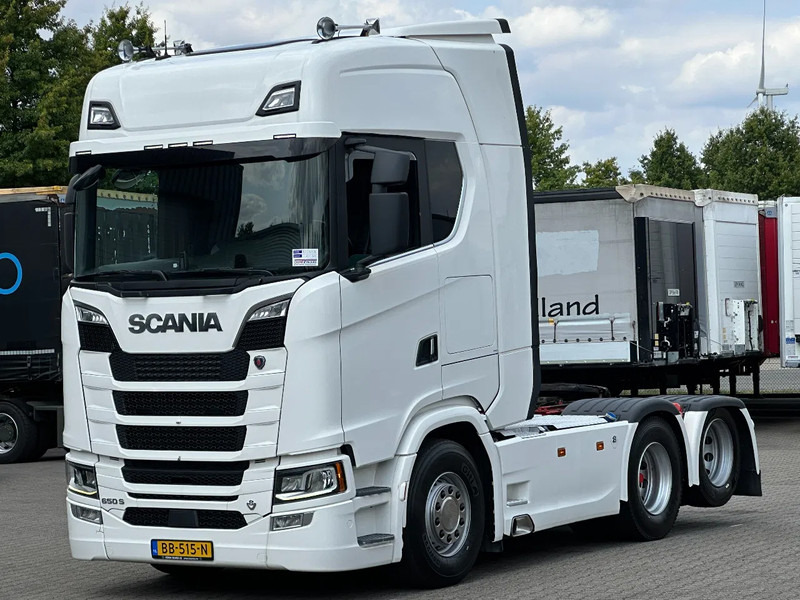 Scania S650 V8 6x2 Boogie / Retarder / 2 Tank / Full Air / Full Spoiler - Vilkikas: foto 1 Scania S650 V8 6x2 Boogie / Retarder / 2 Tank / Full Air / Full Spoiler - Vilkikas: foto 1