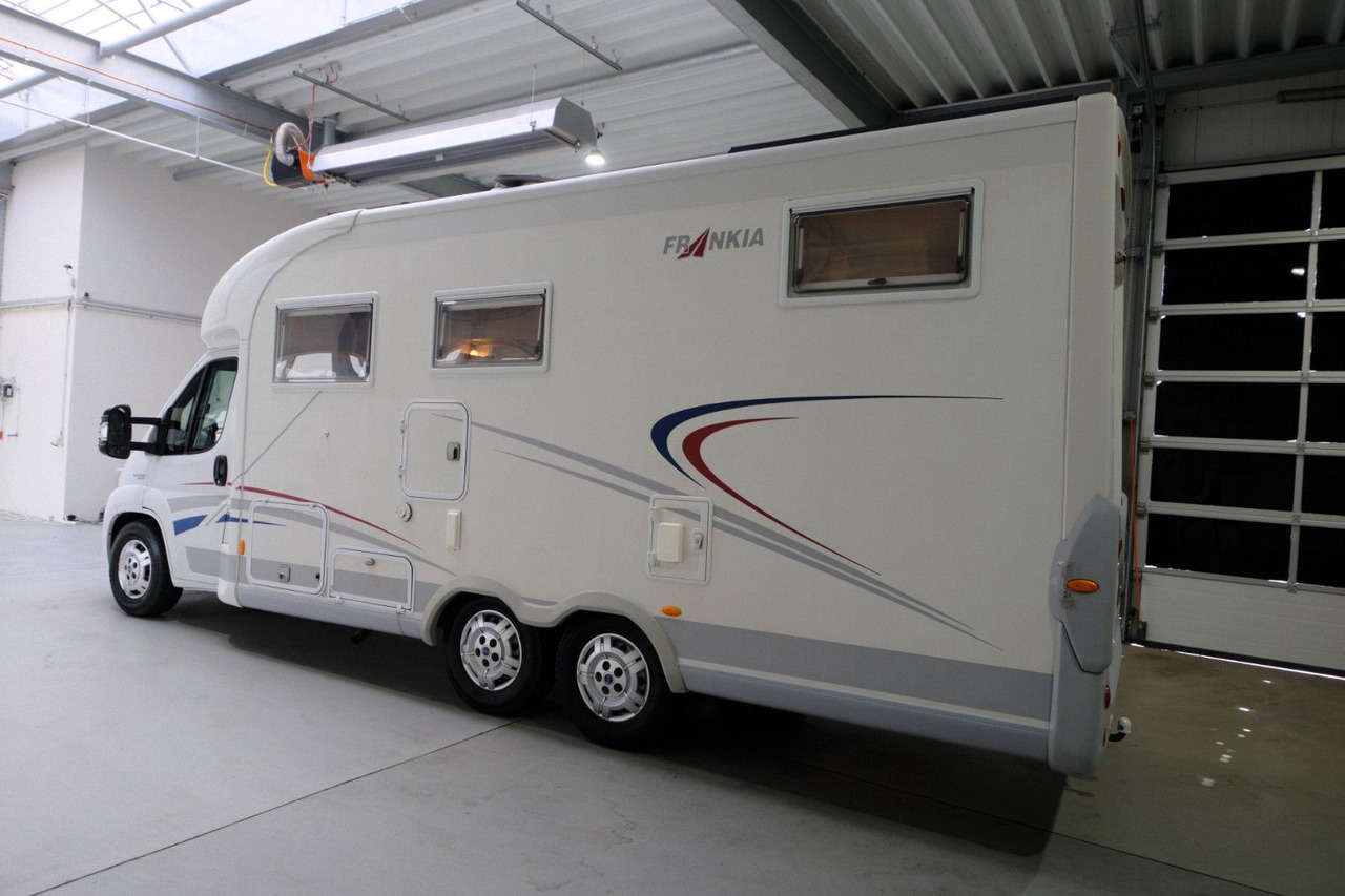 Frankia T 740 BD/Festbett/Garage/Klima/Solar/158 PS - Pusiau integruotas kemperis: foto 4 Frankia T 740 BD/Festbett/Garage/Klima/Solar/158 PS - Pusiau integruotas kemperis: foto 4