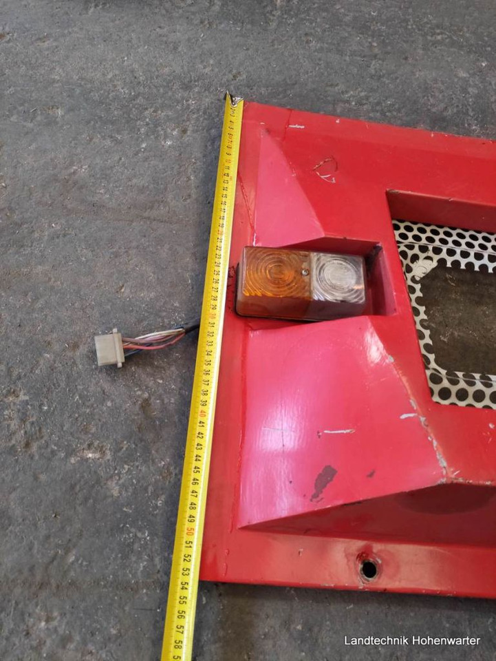 Lindner Motorhaube zu T 3500 (15678) - Kapotas - Sunkvežimis: foto 4 Lindner Motorhaube zu T 3500 (15678) - Kapotas - Sunkvežimis: foto 4