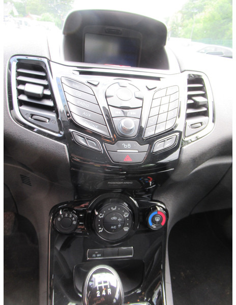 Hečbekas Ford Fiesta 1.0 EcoBoost 74KW Titanium 5-deurs: foto 10