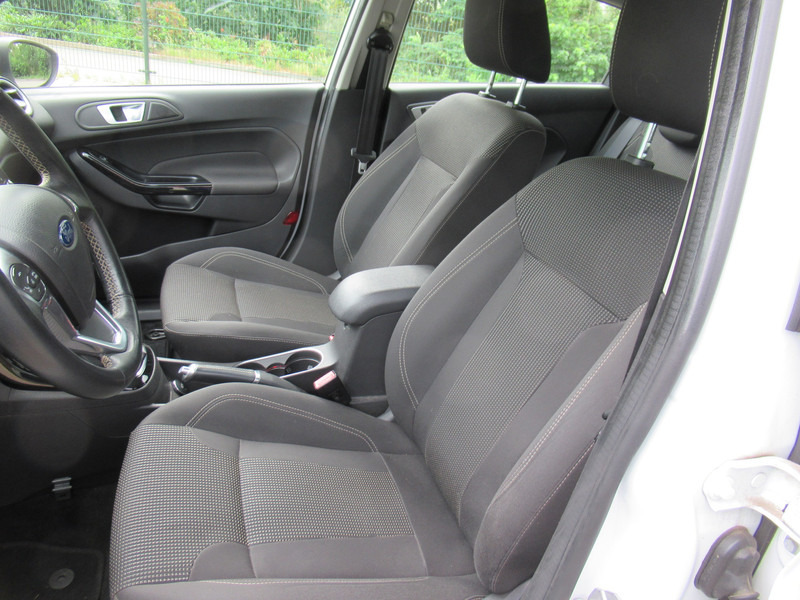 Hečbekas Ford Fiesta 1.0 EcoBoost 74KW Titanium 5-deurs: foto 13