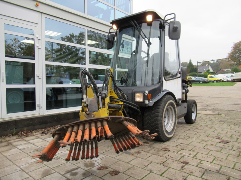 LM TRAC 286 Werktuigdrager ( zonder Borstel arm ) - Gatvių šlavimo mašina: foto 3 LM TRAC 286 Werktuigdrager ( zonder Borstel arm ) - Gatvių šlavimo mašina: foto 3