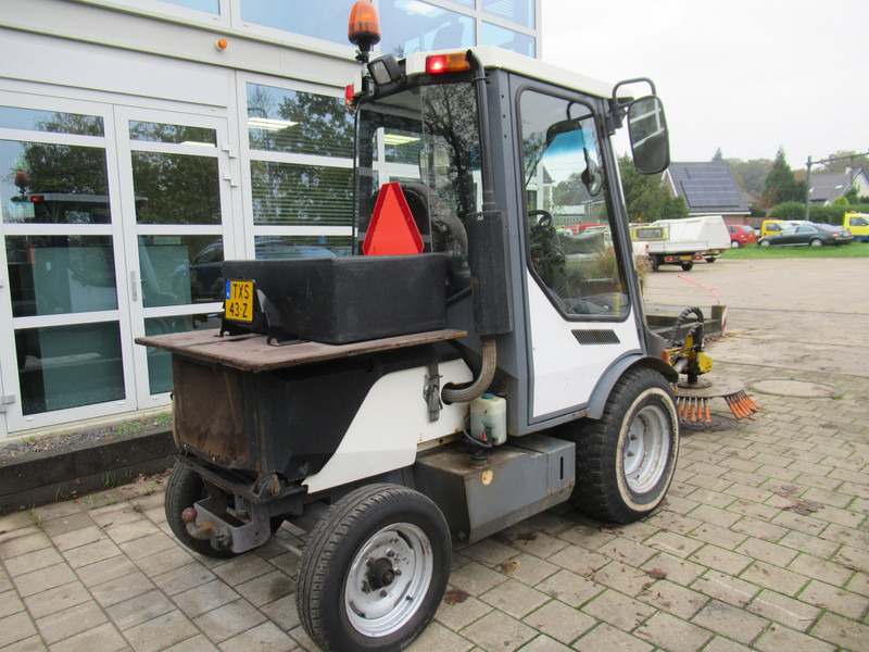 LM TRAC 286 Werktuigdrager ( zonder Borstel arm ) - Gatvių šlavimo mašina: foto 2 LM TRAC 286 Werktuigdrager ( zonder Borstel arm ) - Gatvių šlavimo mašina: foto 2