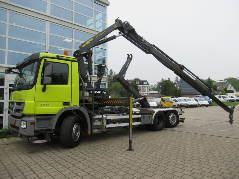 Mercedes-Benz Actros 2532 LTNLA 6X2 Hooklift + Crane, Haak - Kraan - Hook-lift sunkvežimis, Sunkvežimis su kranu: foto 2 Mercedes-Benz Actros 2532 LTNLA 6X2 Hooklift + Crane, Haak - Kraan - Hook-lift sunkvežimis, Sunkvežimis su kranu: foto 2