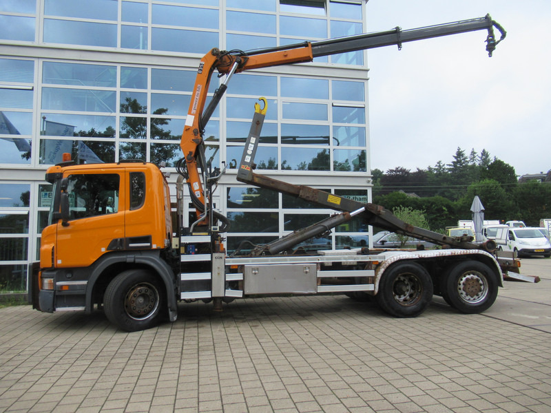 Scania P 320 B 6x2*4 + HMF 835 + HYVA Haakarm - Hook-lift sunkvežimis, Sunkvežimis su kranu: foto 3 Scania P 320 B 6x2*4 + HMF 835 + HYVA Haakarm - Hook-lift sunkvežimis, Sunkvežimis su kranu: foto 3