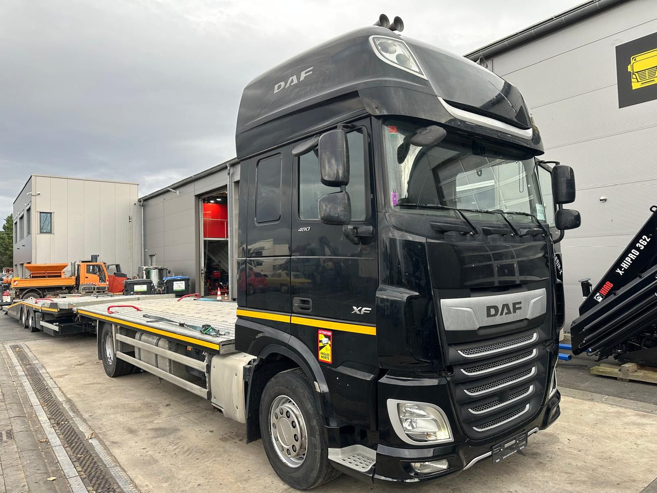 DAF 480XF*Flachzug*Aufstellbühne*VDI2700*Top! - Autovežis sunkvežimis: foto 2 DAF 480XF*Flachzug*Aufstellbühne*VDI2700*Top! - Autovežis sunkvežimis: foto 2