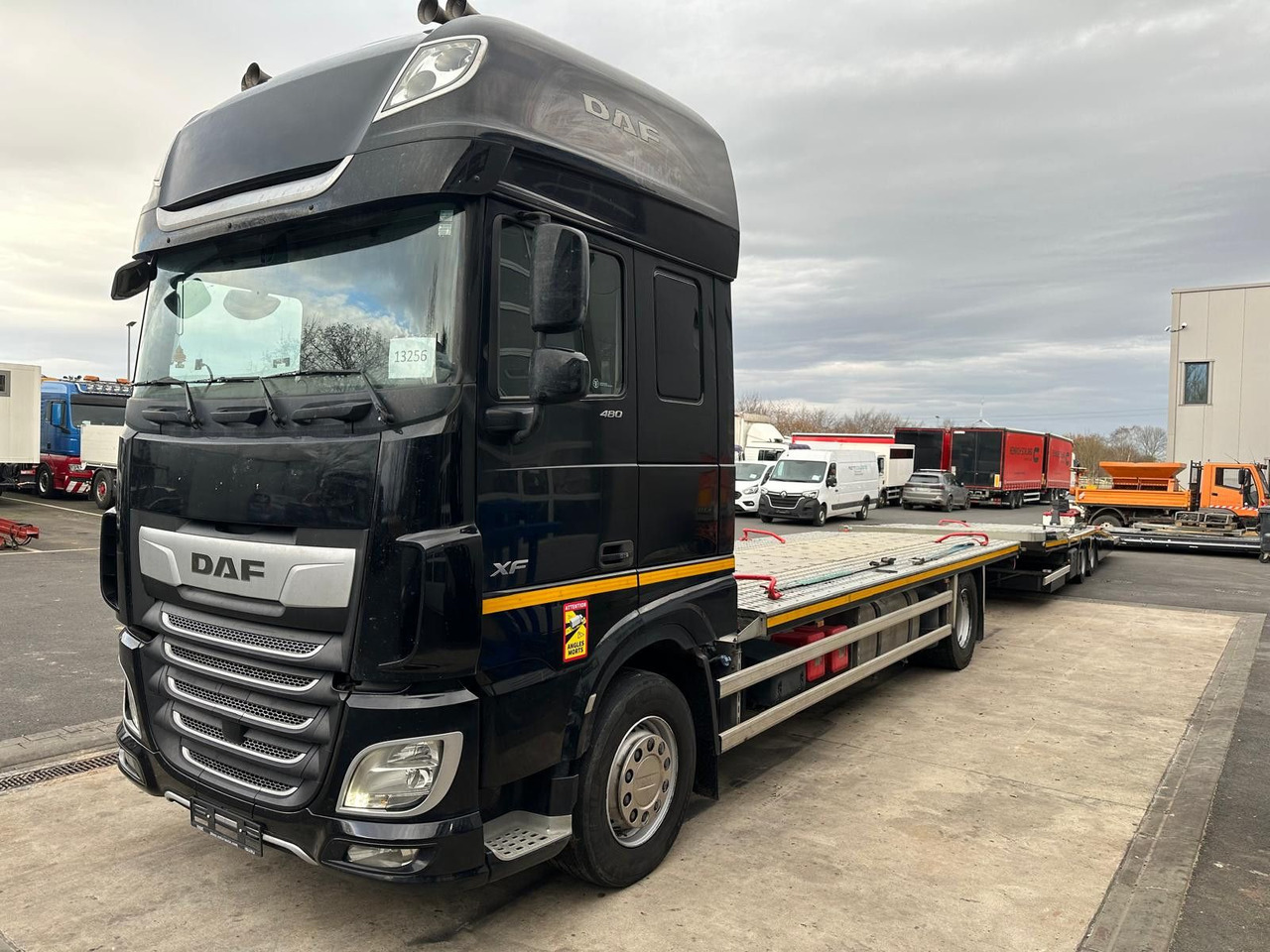 DAF 480XF*Flachzug*Aufstellbühne*VDI2700*Top! - Autovežis sunkvežimis: foto 1 DAF 480XF*Flachzug*Aufstellbühne*VDI2700*Top! - Autovežis sunkvežimis: foto 1