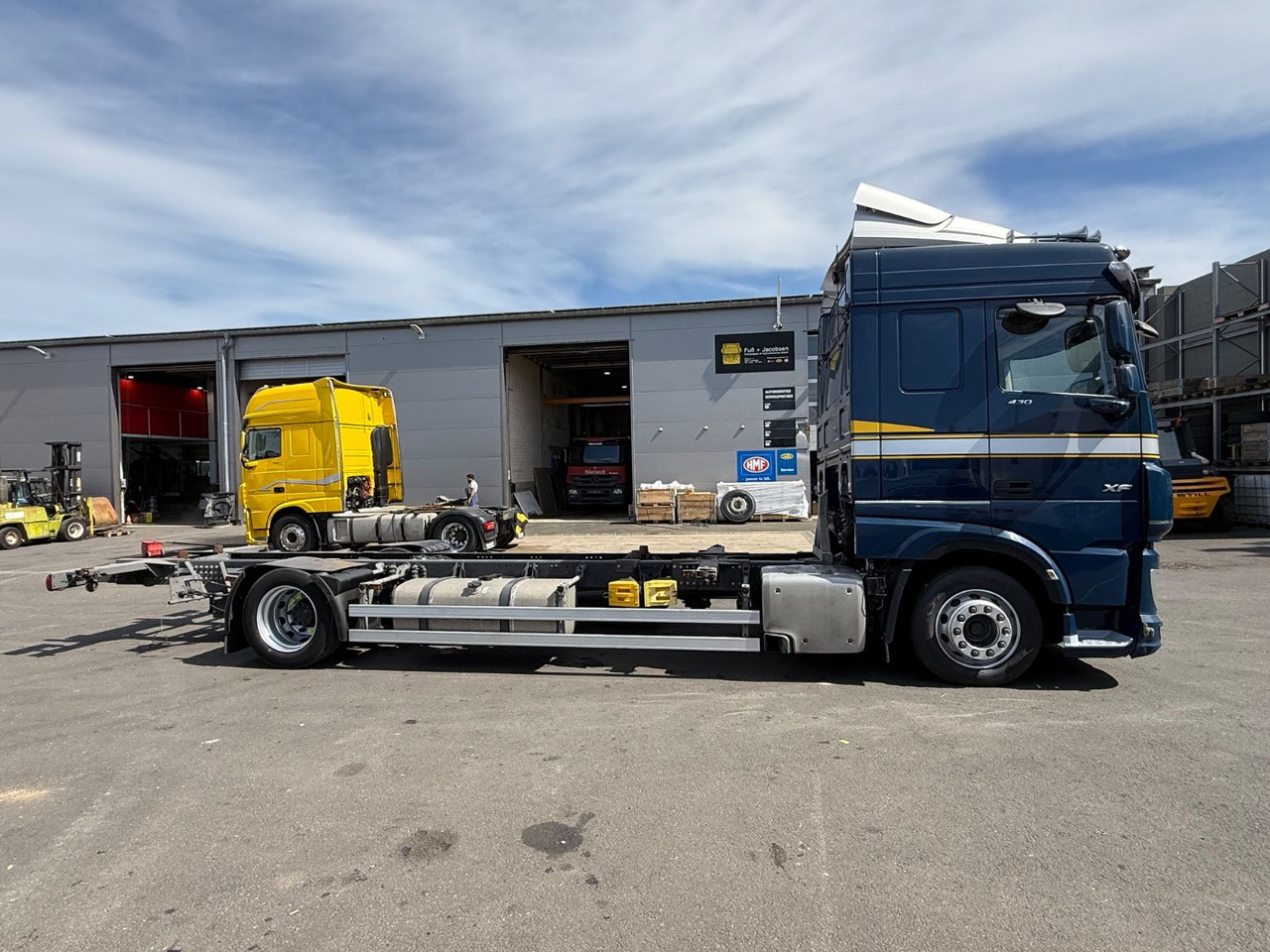 DAF XF430/Jumbo;Mega/Intarder/Standklima-Heizung/BDF - Konteineris-vežimus/ Sukeisti kūną sunkvežimis: foto 4 DAF XF430/Jumbo;Mega/Intarder/Standklima-Heizung/BDF - Konteineris-vežimus/ Sukeisti kūną sunkvežimis: foto 4