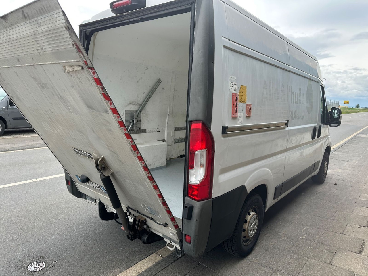 Fiat Ducato130*Automatik*Ladebordwand/LBW 500Kg - Krovininis mikroautobusas: foto 5 Fiat Ducato130*Automatik*Ladebordwand/LBW 500Kg - Krovininis mikroautobusas: foto 5