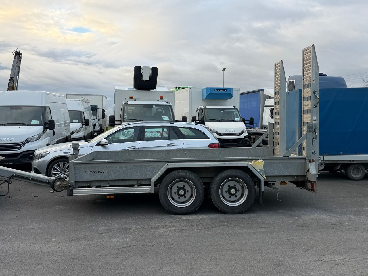 Humbaur Tandem-Tieflader HS 654020 TA-BS, Rampen, 4,9NL - Žemo profilio platforma priekaba: foto 2 Humbaur Tandem-Tieflader HS 654020 TA-BS, Rampen, 4,9NL - Žemo profilio platforma priekaba: foto 2