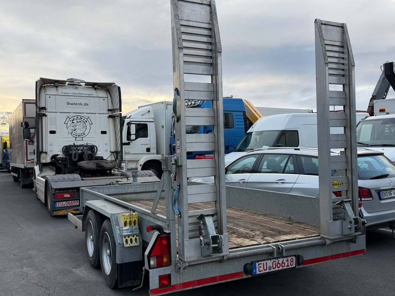 Humbaur Tandem-Tieflader HS 654020 TA-BS, Rampen, 4,9NL - Žemo profilio platforma priekaba: foto 3 Humbaur Tandem-Tieflader HS 654020 TA-BS, Rampen, 4,9NL - Žemo profilio platforma priekaba: foto 3