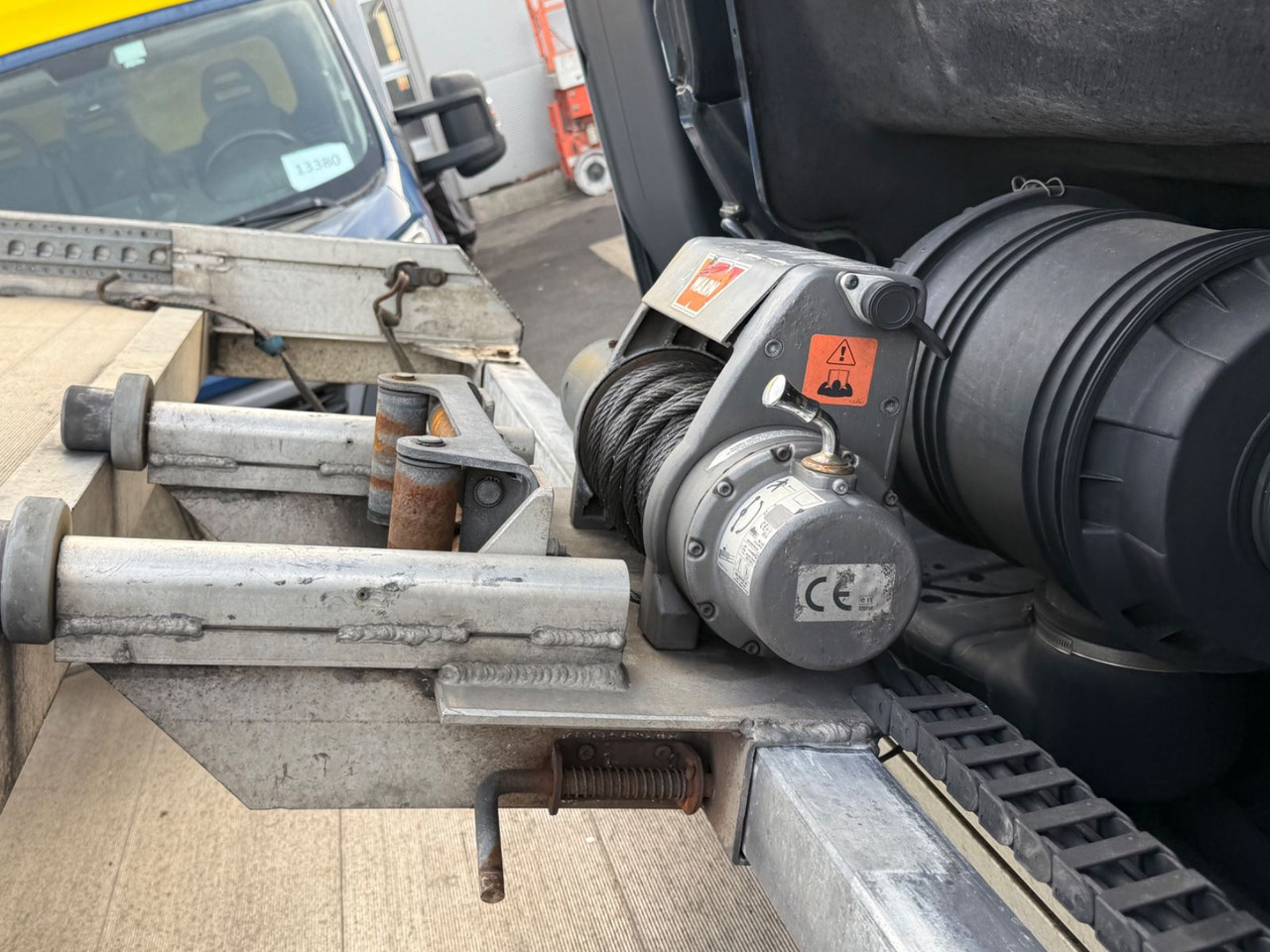 Autovežis sunkvežimis MAN TGL 8.210BL Moetefindt Doppelstock, Klima, Winde: foto 7