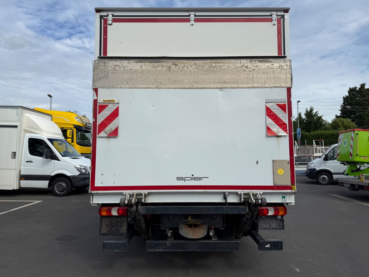 Mercedes-Benz Atego 3 4x2 821 4x2 LBW / Ahk. / Palfinger / 6m - Furgonas sunkvežimis: foto 5 Mercedes-Benz Atego 3 4x2 821 4x2 LBW / Ahk. / Palfinger / 6m - Furgonas sunkvežimis: foto 5