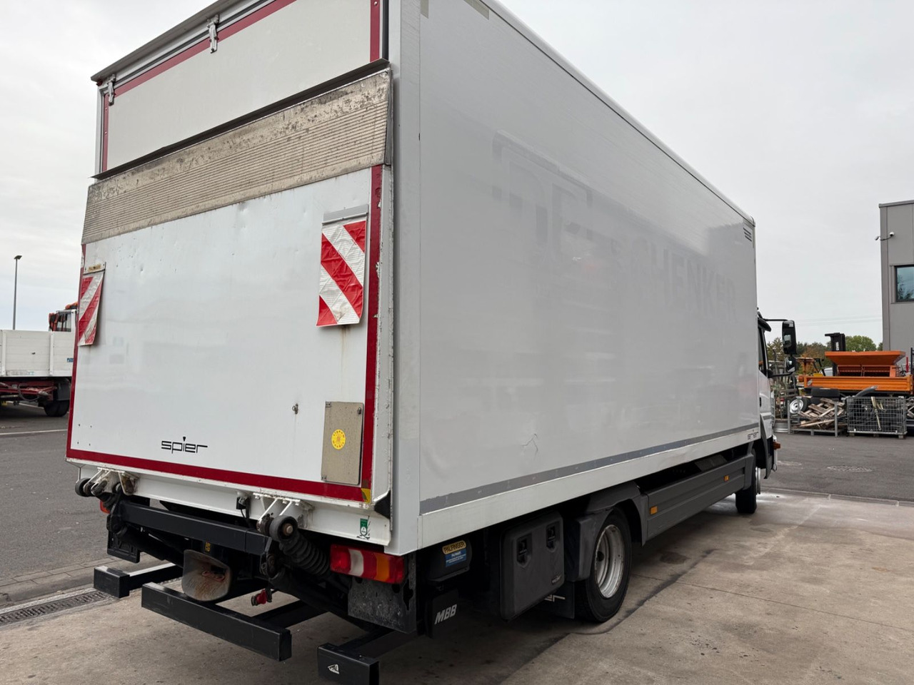 Mercedes-Benz Atego 3 4x2 821 4x2 LBW / Ahk. / Palfinger / 6m - Furgonas sunkvežimis: foto 4 Mercedes-Benz Atego 3 4x2 821 4x2 LBW / Ahk. / Palfinger / 6m - Furgonas sunkvežimis: foto 4