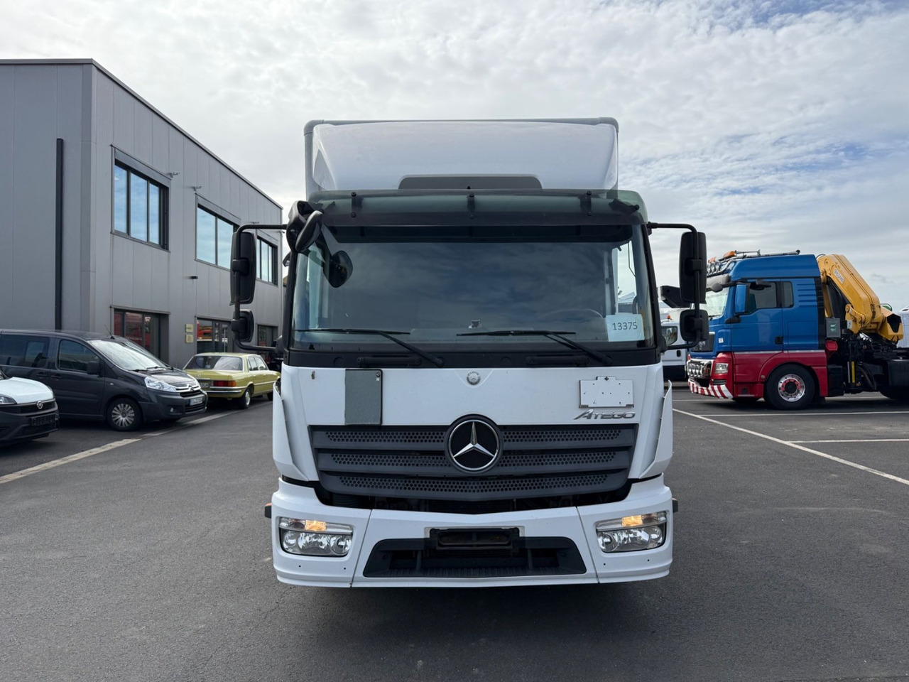 Mercedes-Benz Atego 3 4x2 821 4x2 LBW / Ahk. / Palfinger / 6m - Furgonas su krovinių dėže: foto 2 Mercedes-Benz Atego 3 4x2 821 4x2 LBW / Ahk. / Palfinger / 6m - Furgonas su krovinių dėže: foto 2