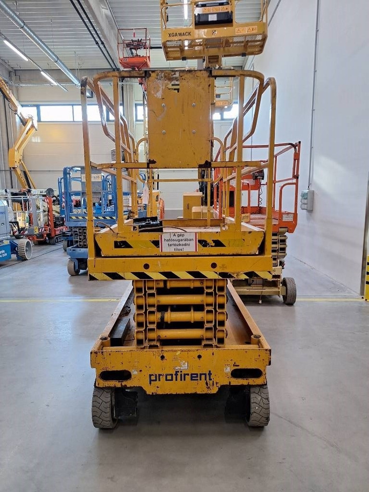 Haulotte Compact 12 - Žirklinis keltuvas: foto 4 Haulotte Compact 12 - Žirklinis keltuvas: foto 4