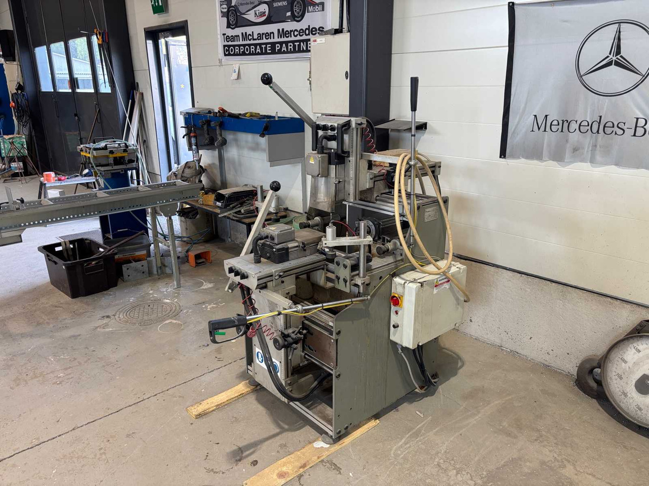 Three-spindle copy milling cutter P macchine s.r.l 03P - Frezavimo staklės: foto 3 Three-spindle copy milling cutter P macchine s.r.l 03P - Frezavimo staklės: foto 3