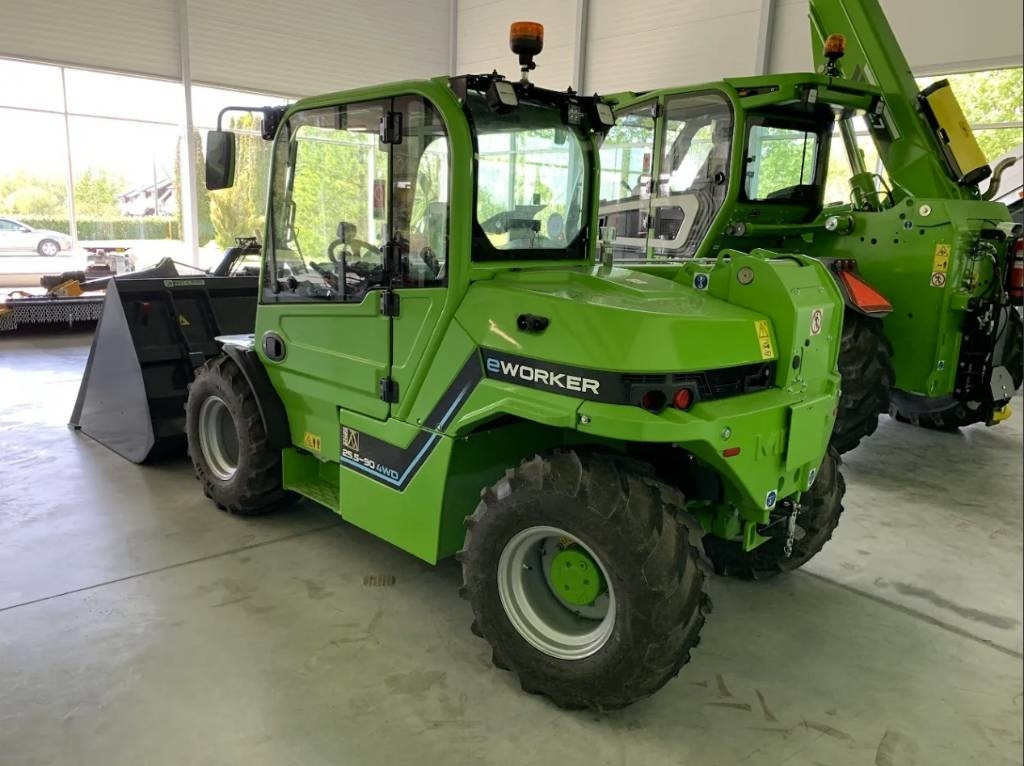 Merlo EW25.5-90 4WD - Teleskopinis krautuvas: foto 5 Merlo EW25.5-90 4WD - Teleskopinis krautuvas: foto 5