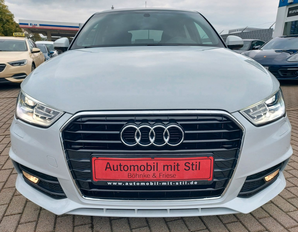 Audi A1 Sportback sport S-Line Pano Bose Xenon DAB - Sedanas: foto 3 Audi A1 Sportback sport S-Line Pano Bose Xenon DAB - Sedanas: foto 3