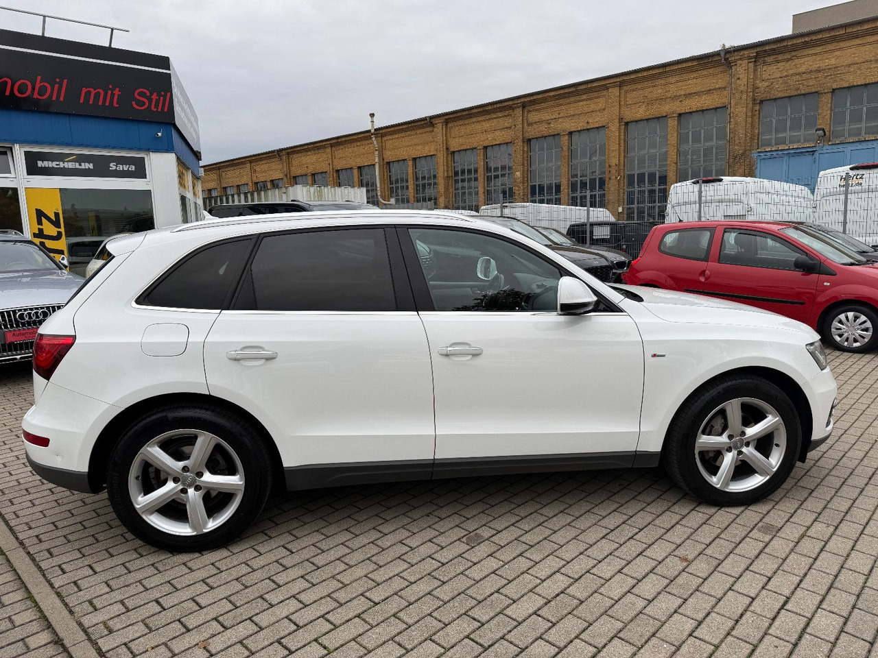Audi Q5 2.0 TDI CLEAN DIESEL S -LINE XENON LED ACC - Visureigis: foto 5 Audi Q5 2.0 TDI CLEAN DIESEL S -LINE XENON LED ACC - Visureigis: foto 5