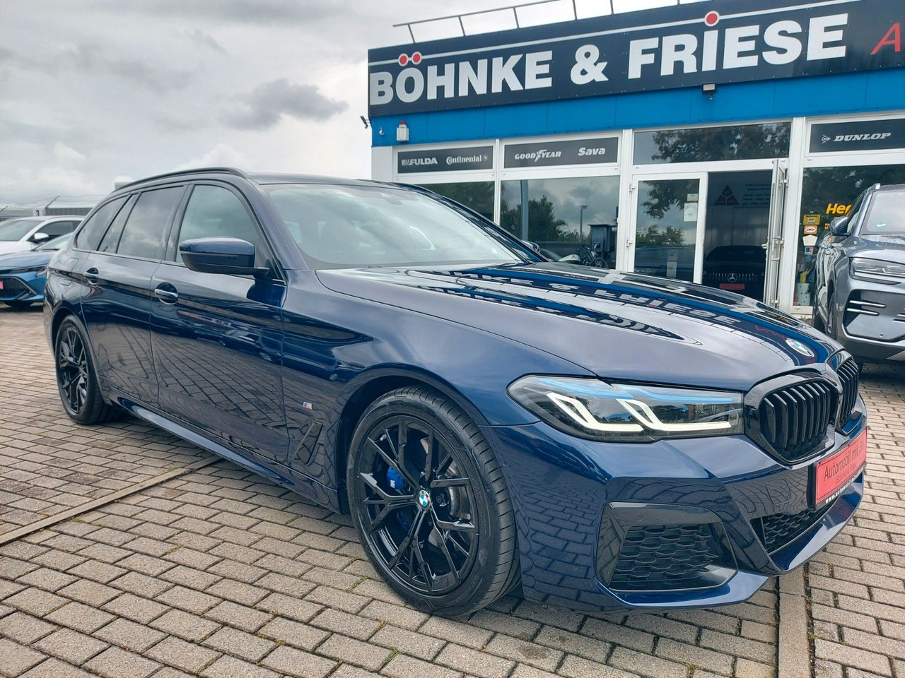 BMW 520 Touring d xDrive M Sport Pro H&K Standheiz - Universalas: foto 1 BMW 520 Touring d xDrive M Sport Pro H&K Standheiz - Universalas: foto 1
