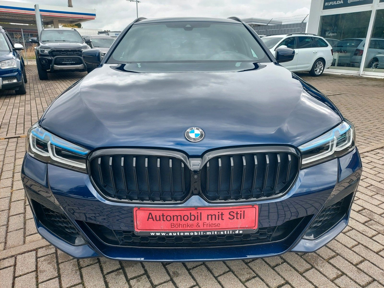 BMW 520 Touring d xDrive M Sport Pro H&K Standheiz - Universalas: foto 3 BMW 520 Touring d xDrive M Sport Pro H&K Standheiz - Universalas: foto 3