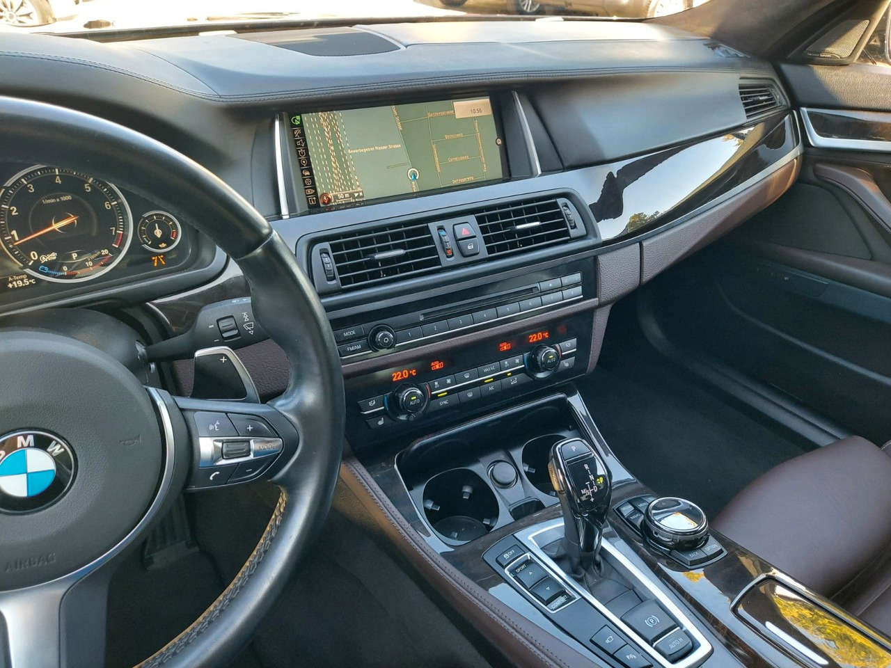 Sedanas BMW 550i Limousine Autom. M-Sport HUD Glasdach H&K: foto 11