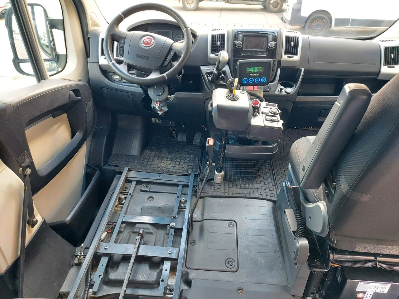 Fiat Ducato Kombi 130 Paravan Space Drive 2 Rollstuhl - Keleivinis furgonas: foto 5 Fiat Ducato Kombi 130 Paravan Space Drive 2 Rollstuhl - Keleivinis furgonas: foto 5