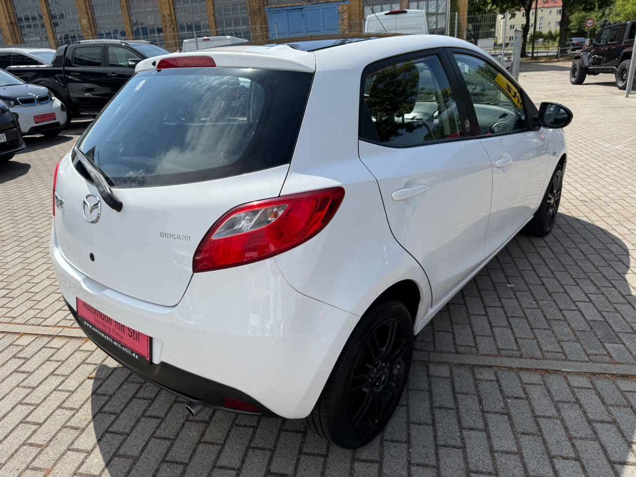 Mazda 2 Lim. 1.3 Origami 5 TÜER KLIMA SHZ TÜV NEU - Lengvasis automobilis: foto 4 Mazda 2 Lim. 1.3 Origami 5 TÜER KLIMA SHZ TÜV NEU - Lengvasis automobilis: foto 4