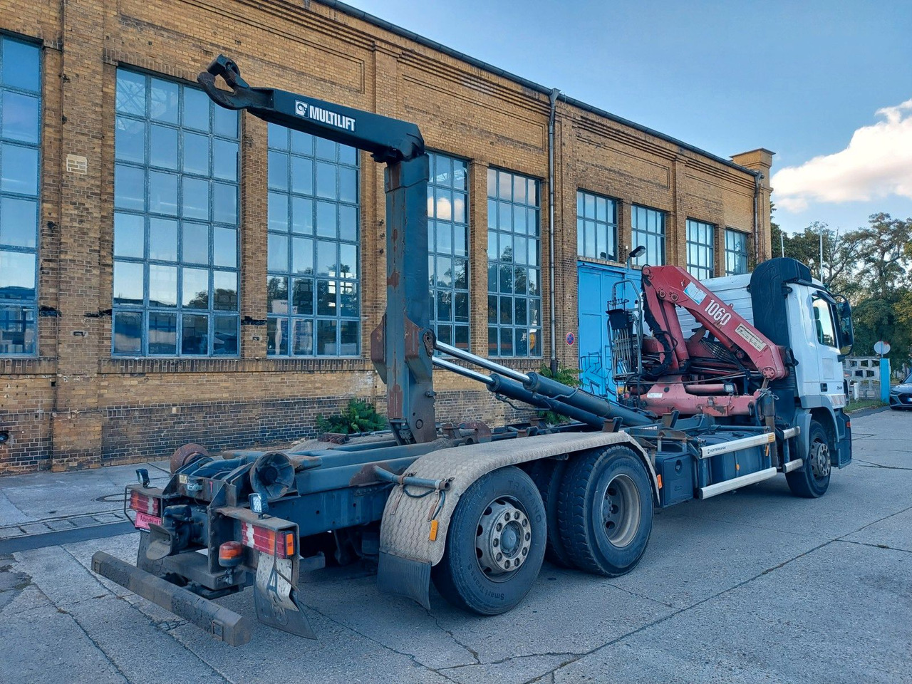 Mercedes-Benz Actros 6-Zyl. 2541 HMF KRAN ABROLLKIPPER - Hook-lift sunkvežimis, Sunkvežimis su kranu: foto 2 Mercedes-Benz Actros 6-Zyl. 2541 HMF KRAN ABROLLKIPPER - Hook-lift sunkvežimis, Sunkvežimis su kranu: foto 2