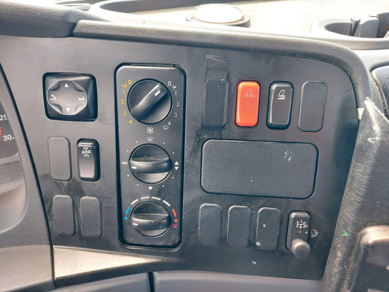 Autobokštelio Mercedes-Benz Atego 2 4-Zyl. 4x2  RUTHMANN T270  27 METER: foto 18