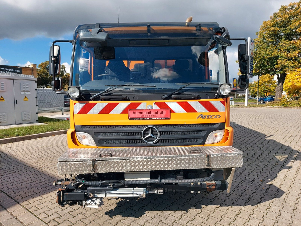 Mercedes-Benz Atego 2 6-Zyl. 4x2 1324 Schmidt SK 600 Klima - Gatvių šlavimo mašina: foto 3 Mercedes-Benz Atego 2 6-Zyl. 4x2 1324 Schmidt SK 600 Klima - Gatvių šlavimo mašina: foto 3