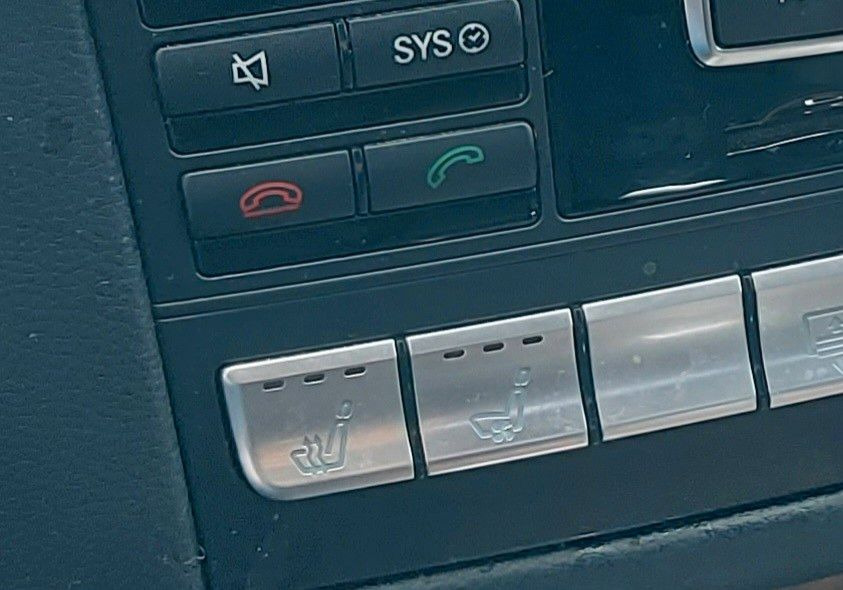 Mercedes-Benz CLS 350 CDI BE Xenon Leder Navi Sitzbelüftung - Sedanas: foto 4 Mercedes-Benz CLS 350 CDI BE Xenon Leder Navi Sitzbelüftung - Sedanas: foto 4