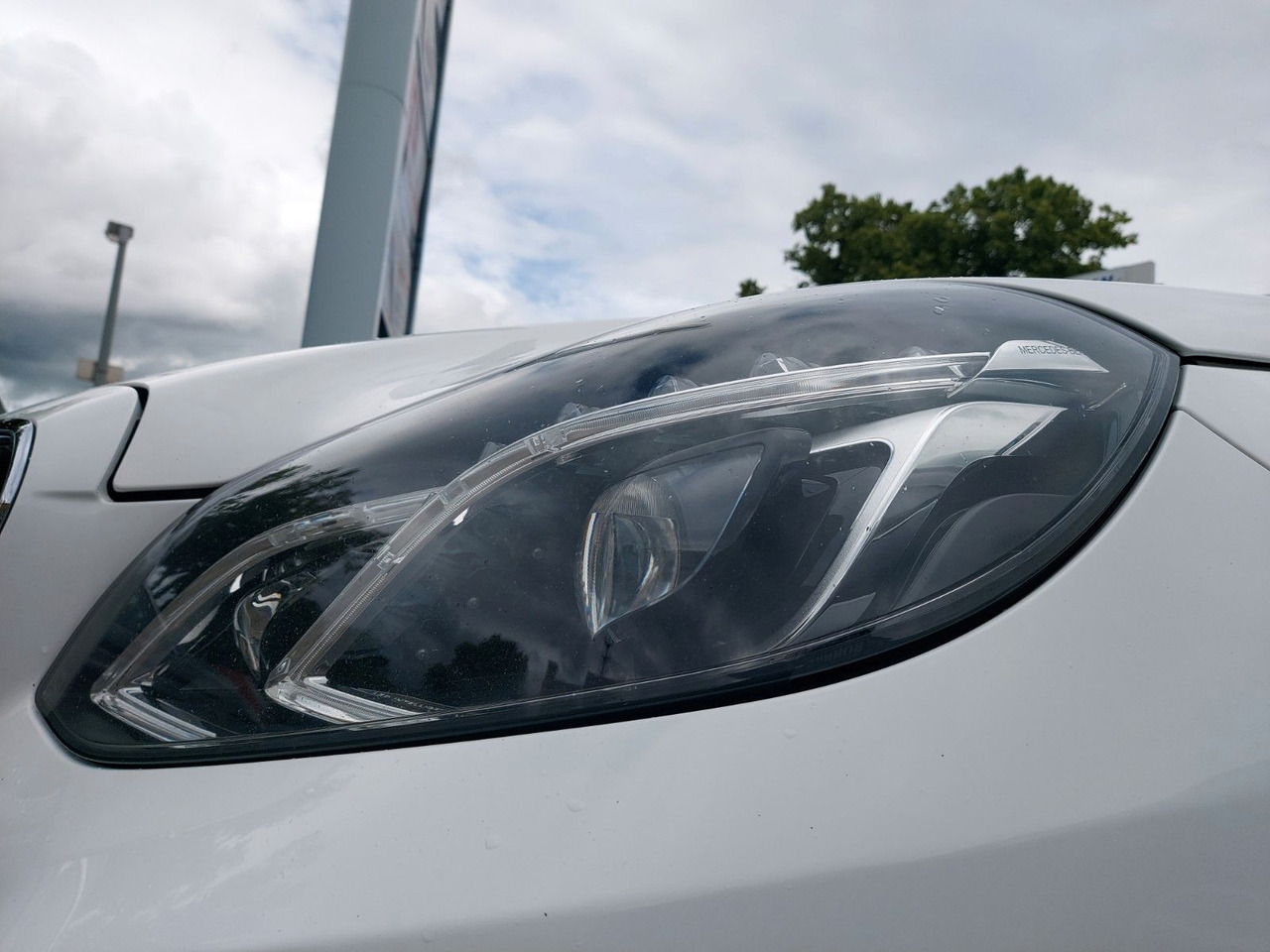 Mercedes-Benz E 220 E -Klasse T 220CDI LED Glasdach Leder Navi - Lengvasis automobilis: foto 2 Mercedes-Benz E 220 E -Klasse T 220CDI LED Glasdach Leder Navi - Lengvasis automobilis: foto 2