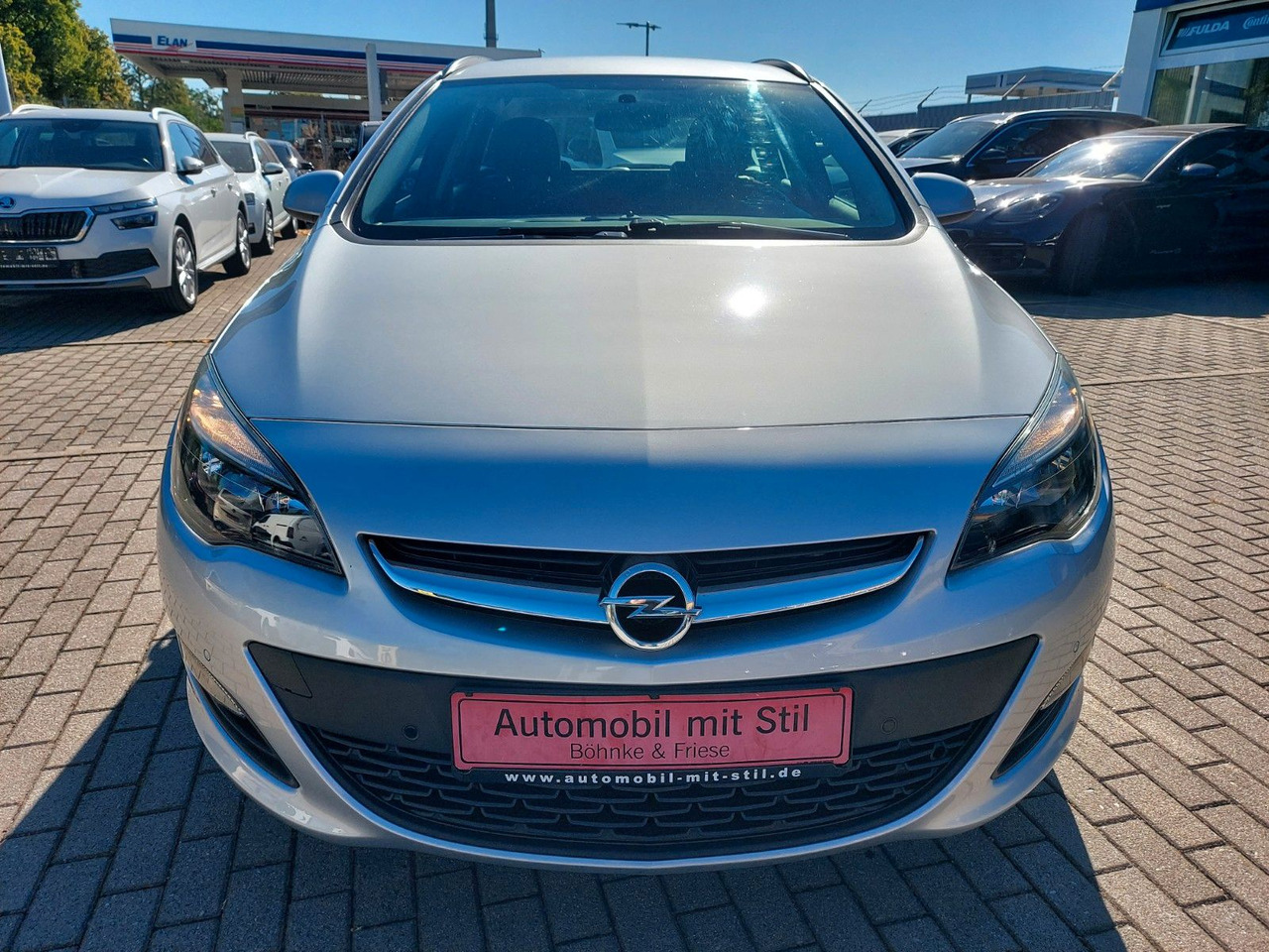 Opel Astra J Sports Tourer Navi Klima Sitzheizung - Universalas: foto 2 Opel Astra J Sports Tourer Navi Klima Sitzheizung - Universalas: foto 2