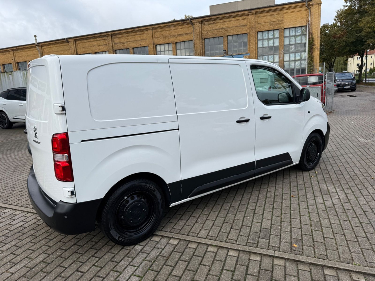 Peugeot Expert Kasten Premium L2 SHZ KLIMA STANDHEIZUNG - Keleivinis furgonas: foto 4 Peugeot Expert Kasten Premium L2 SHZ KLIMA STANDHEIZUNG - Keleivinis furgonas: foto 4